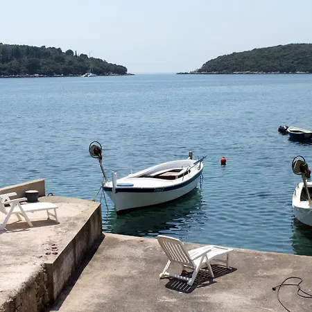 Molunat 8964b Apartmán *